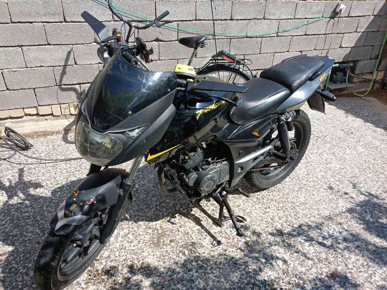بسبب الوعود الكاذبه اعيد النشر عيب تره ... مستعجل ع البيع ضروف خاصه 
🔥 للبيع دراجة Bajaj Pulsar 150cc موديل 2023
📌 سعة المحرك: 150cc

📌 اللون: أسود

📌 الأوراق: بدون سبب تلف 

💰 السعر المطلوب: 950 وبي مجال 

💰 السعر قابل للتفاوض للجادين فقط

📍 الموقع: بغداد الشعب

📞 التواصل: اتصل ***********
