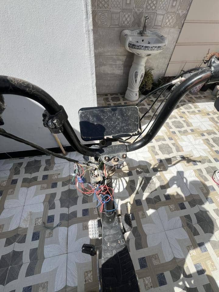 سلام عليكم باسكل شحن ((كوم حديد)) وياله كلها شغاله تايرات جدد شاشه شغاله سكليتر بس يرادله عقل ابيعلك كوم حديد سعرا ٥٠ الف قفل قفل مكاني ديالى بعقوبه ***********
