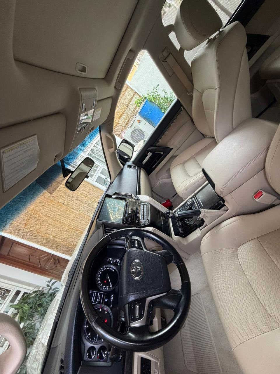 سلام عليكم لاندكروز 2020بريم اصل ماشيه 117الف كيلو بيه رصعه ومعدله PDR مكاني بابل مركز الحله  السعر575ورقه للاستفسار اكثر ***********
