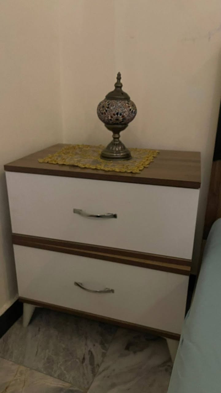 اثاث للبيع تخم ديوان مع الستائر تفصال كامل نضافه فول سعره ٢٠٠ قفل واضافة الى غرفة نوم تركيه نفرين مع الدوشك السعر ٤٠٠ قفل للاستفسار الاتصاال على الرقم ***********
