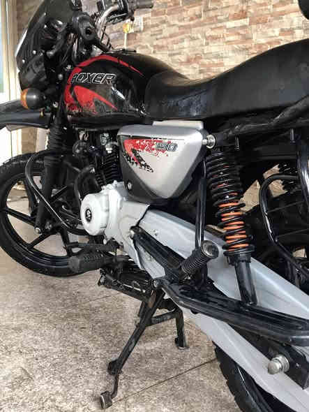 للبيع بوكسر جديده موديل ٢٠٢٣ مكفوله من كلشي دراجه جديه مكاني بغداد مرقمه بغداد نكليزي بسمي 
سعر ٢٤٠٠ 
***********
