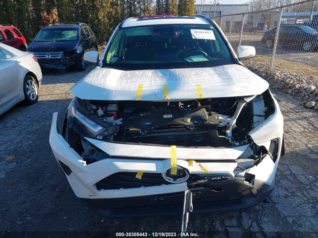 السلام عليكم للبيع 
راف فور 2023 هايبرد فول مواصفات XLE
فتحة
رادار امامي وقيادة ذاتية ومحافظة على المسار
رادار جانبي
جنطة كهرباء
بجم لد
كشنات تدفئة وكشن السايق كهرباء
تحكمات ستيرن جهتين
وايرلس كاربلي
بدون ايرباك ماشية ٦٥ميل
السيارة وارد امريكي 
ضررها من امريكا فقط دعامية وشوية بارد بلبنيد وشكم مكان بارد وباب صبغ
سعر السيارة 248 وبيها مجال بسيط 
للستفسار ***********
مكان سيارة زيونة
