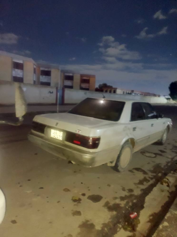 السلام عليكم..
هارتوب بيع مستعجل 
 موديل 90 
  محركه نضيف حجم 2500 كابون ماستر..! 
مكان موصل أيسر حي صدام 
رقم ***********
***********
