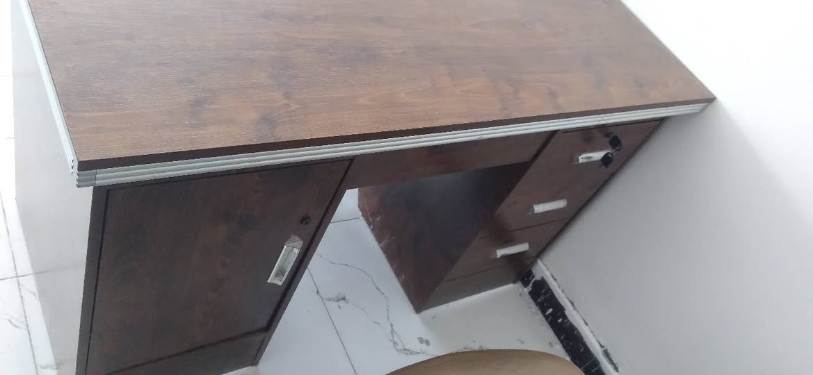 ميز مكتبي حجم 140 cm و 3 مقاعد ثابته . للبيع 150 الف كلهن


**إذا كنت صاحب هذا الإعلان وتريد حذفه لأي سبب، رجاءا أرسل رسالة إلى الدعم الفني**