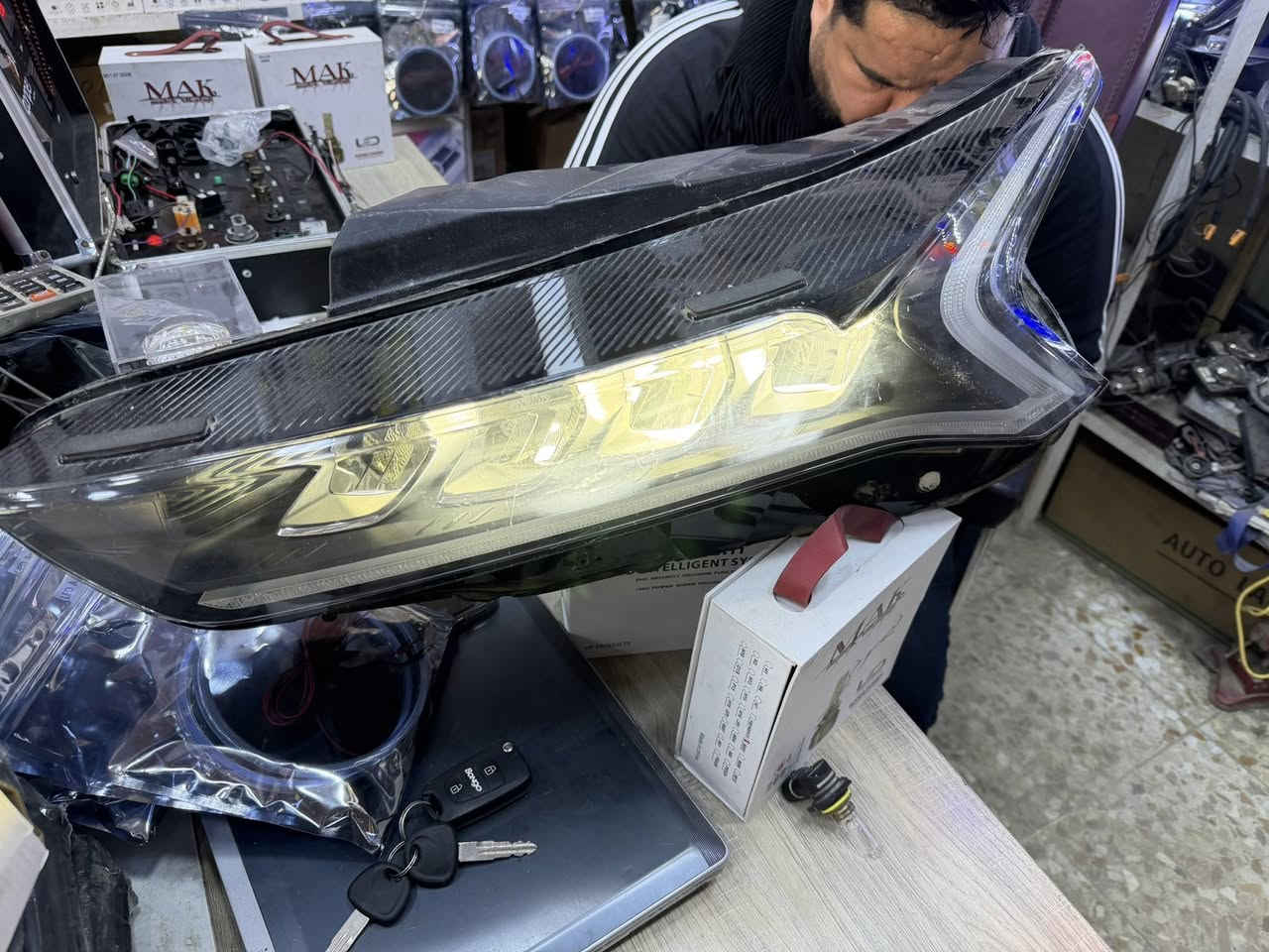 لايت كي فايف اربع عدسات وليد ابيض نضيف كلش السعر 175 وبي مجال متوفر توصيل ***********
