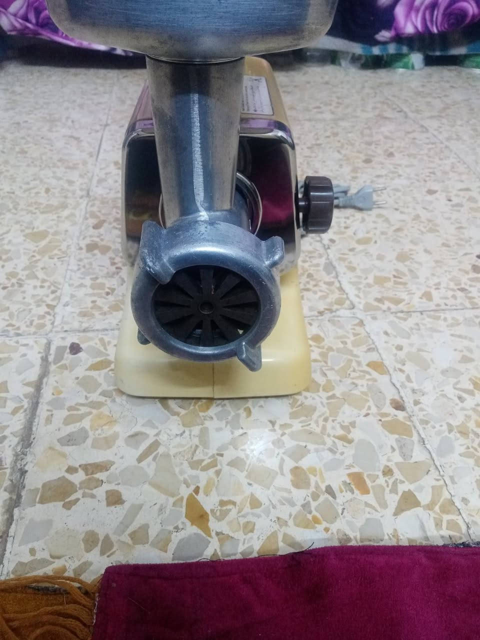 السلام عليكم عندي مثرامات اصليات قديم ناشونال نظافة عالية جدا جدا علفحص للاستفسار على الخاص رجاءا مكاني بغداد الشعب


**إذا كنت صاحب هذا الإعلان وتريد حذفه لأي سبب، رجاءا أرسل رسالة إلى الدعم الفني**