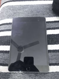 ايباد ميني ٤ • ١٢٨ • رصاصي