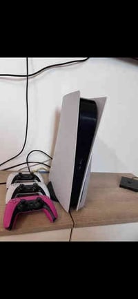 بلي فايف فات امريكي نضيف جدا للبيت وبي حساب العاب fifa25  و fifa26 و e...