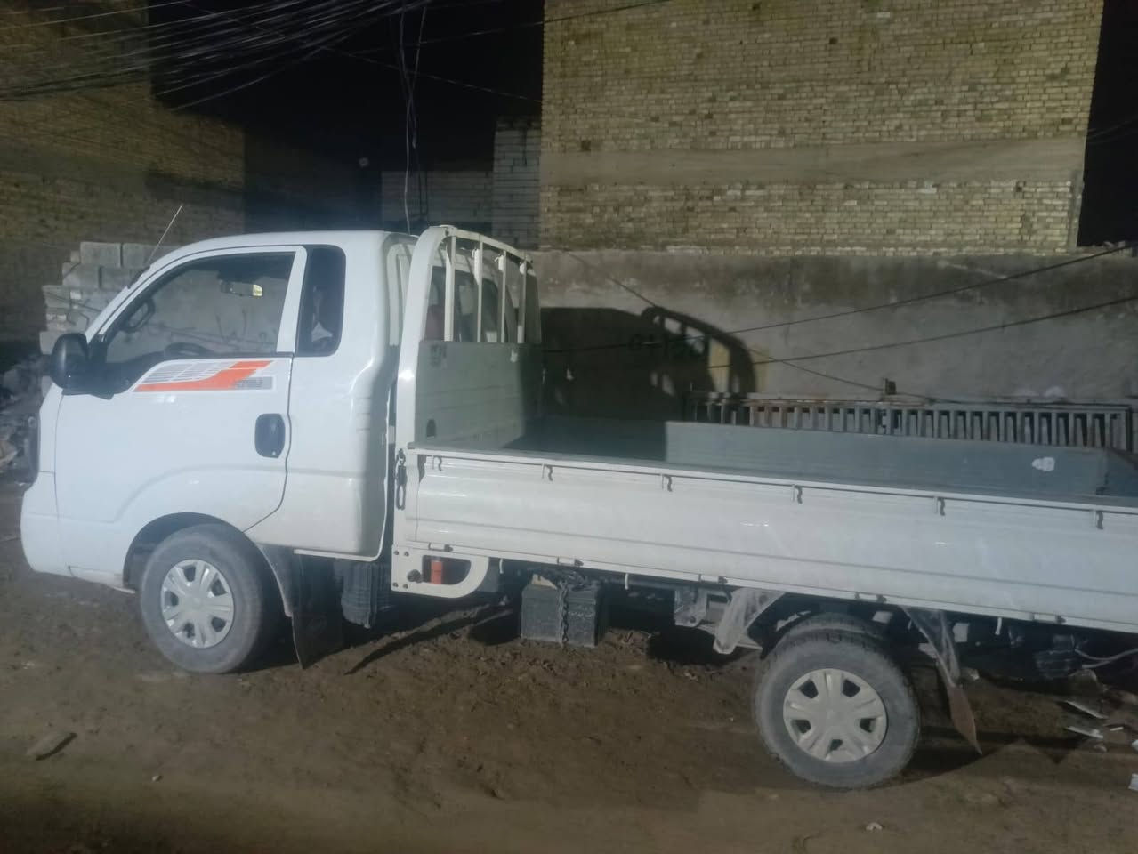 كيا مديل 13 مكفوله كفاله عامه سياره جديده مكينه 2700 رقم بابل مكاني نجف السعر 100 وبيهه مجال بسيط  *********** النجف, العراق
