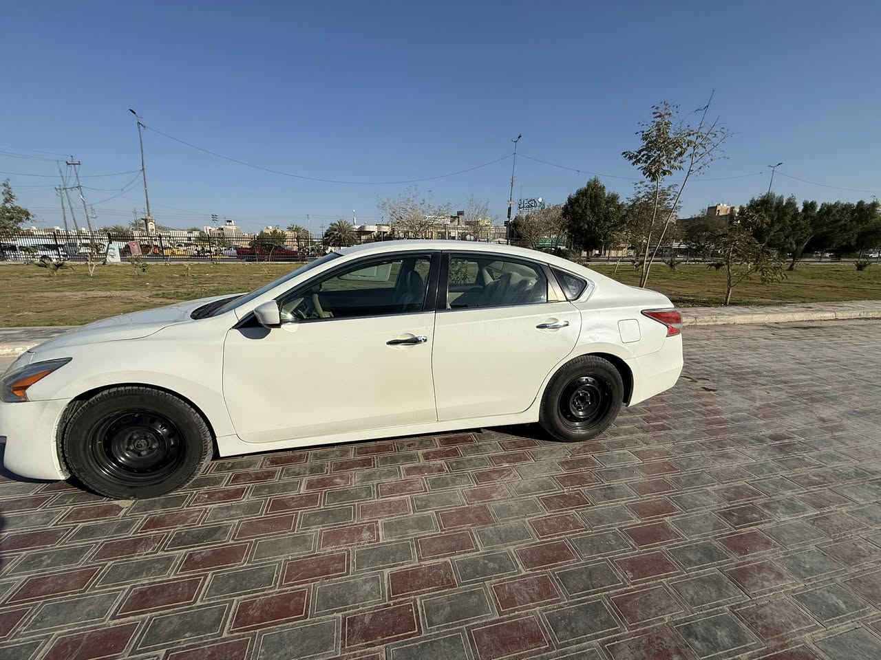 نيسان التيما مديل 2014  رقم اسلمانيه بسمي سياره جاهزه حداديه محرك كير كلهن مكفولات تبريد ثلج  من كلشي جاهزه هزه ورقم جديد محر 2500 سياره كلش حلوه مثل بصور واحله السعر 102 ورقه  بيه مجال بسيط مكلف بنشر رقم صاحب السياره ***********
