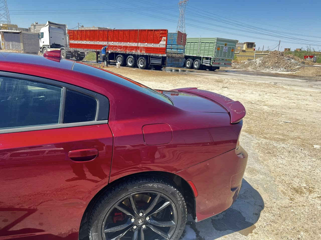 سلام عليكم جارجر موديل 18اصل لونها كرزي رقمها بغداد مميز سنويه جديده باسمنا بيها جاملغ وبنيد
فقط كشنات حضن تدفه تبريد دواخل احمر   كامره دواره تخم  تاير ويل ٢٠ اصلي بلاك توب حداديه جديده مكينه 3600 جديده كير جديد 
مكانها لبصره قظاء القرنه 
ماشيه 163ميل
ماعدي صور الحادث هاذ سونار عدي ويه صور 
اذ اكو مراوس باقل منها راوس حت لو كوري عادي 
رايدها ب175 وبيها مجال حك جيه شي قليل 
***********
