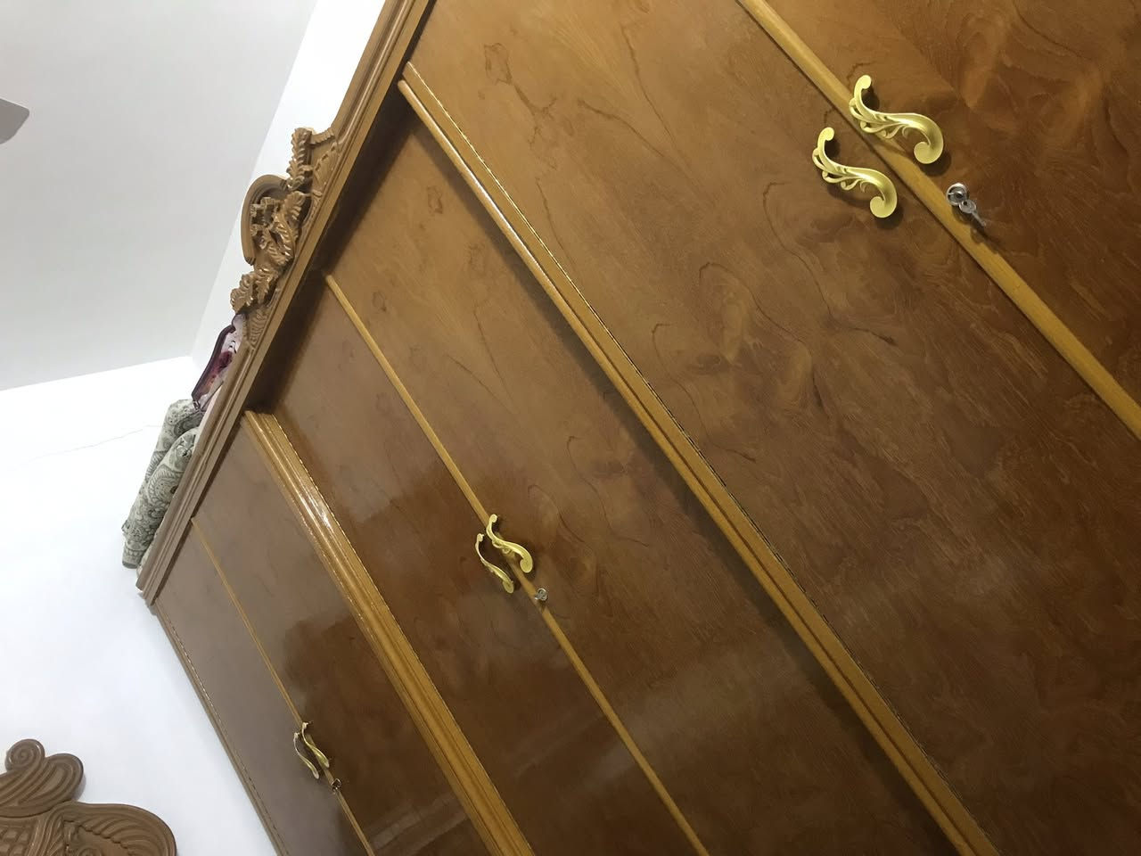 غرفه صاج تسكام ست بوب ستخدام قليل شخط مابيه 
سعره مليون و ٣٥٠ وبيه مجال للشراي
ت ***********
