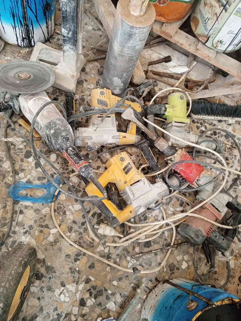 عندي دريلات للبيع وكسرة وكور للبيع بغداد التاجي ***********
