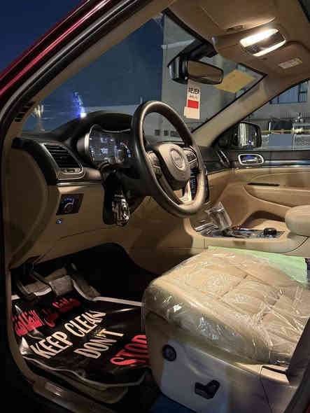 سلام عليكم 
جيب لمتد بلاص فول مواصفات 3 شاشات خليجي موديل 2019
وكاله مكفوله من الصبغ  
مكان واحد BDR

مواصفات السياره
محرك 6 سلندر 
تشغيل عن بعد 
توقف واطفاء ذاتي 
مري شفط كهرباء 
حساس امامي 
حساس خلفي 
شاشه 
كامره 
كشنات جلد 
كشنات كهربائي 
تدفئه وتبريد بالكشن
زراك لايت 
رادار جانبي 
اشاير بالمري 
جنطه كهرباء 
دمام خلفي 
السياره جديده بمعنى الكلمه ماشيه 55
 سياره جاهزه من كلشي 
  دهن وفلاتر كله بشركه 
السعر 285 
مكاني بغداد. البياع 
***********
