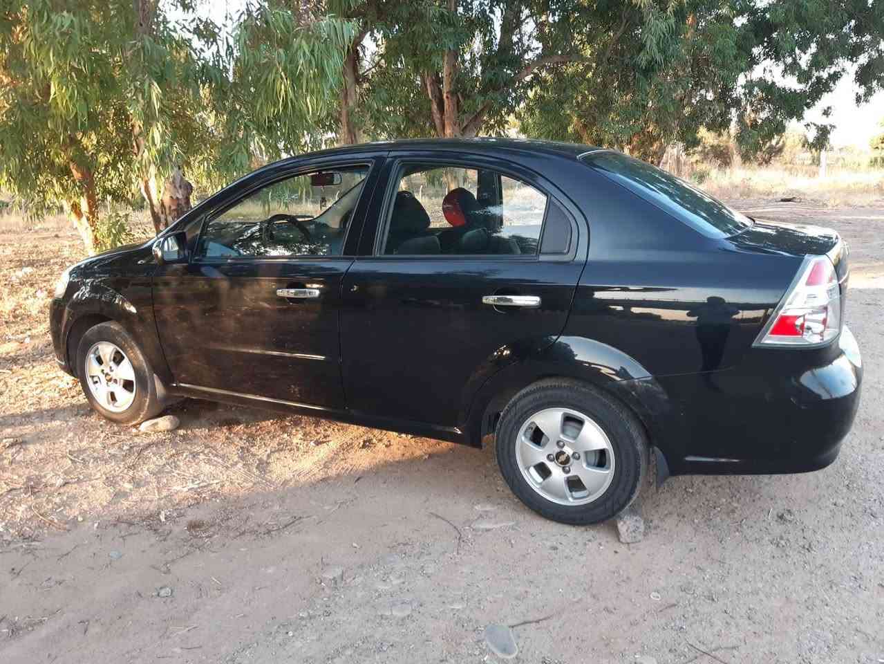Avio 2011 
سيارة جديد بس باب صبوغ ماشي 50 الف سعر 75 وةرةقة  بي مجال  مكان اربيل
*********** أربيل, العراق
