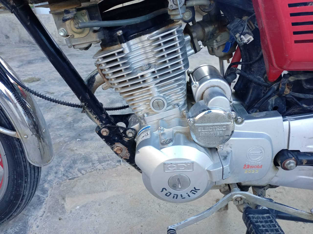 دراجه سيفان ختم سولنك موديل 2022 محرك بلادي مامفتوح)( تشغيل نكره سلف وهندر وكهربائيات شغاله)(أوراق اصوليه كرتونيه كامله) السعر (425)وبيها مجال حك الجيه لاتصال *********** خاص ما جاوب الشراي يتصل السكن ديالى( ناحيه كنعان)
