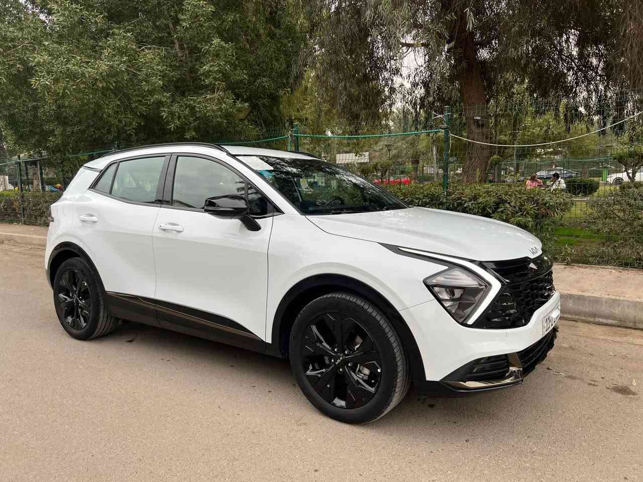 السلام عليكم
كيا سبورتج  ٢٠٢٥  وكاله الدوليه خليجي بحاله الشركه كفاله عامه 
ماشيه ٨٠٠٠ كيلو متر 
بلاك توب 
فوول مواصفات بدون بانوراما 
داخل جلد زيتوني 
الكراسي الاماميه كهرباء 
صندوق كهرباء 
حساس امامي خلفي 
شاشه وكامره 
تحكم مقود جهتين 
مرايه كهرباء 
كراسي تدفئه مع لستيرن 
اشاير بالمرايه 
شاحن واير لس 
السعر   ٢٤٣  ورقه  $ 
مكان السياره بغداد الكراده 
للاستفسار / ***********
