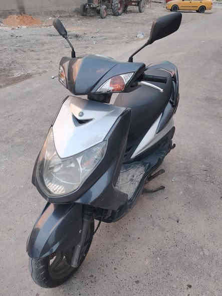 سكنس فحل نوزل خط واحد الدراجة مكفولة الدراجة رمبة نضافته 90/100 كفراتها مختمة ختم واحد مابيها اي نقوصات  مكاني بغداد قرب جشر الدولعي ***********
