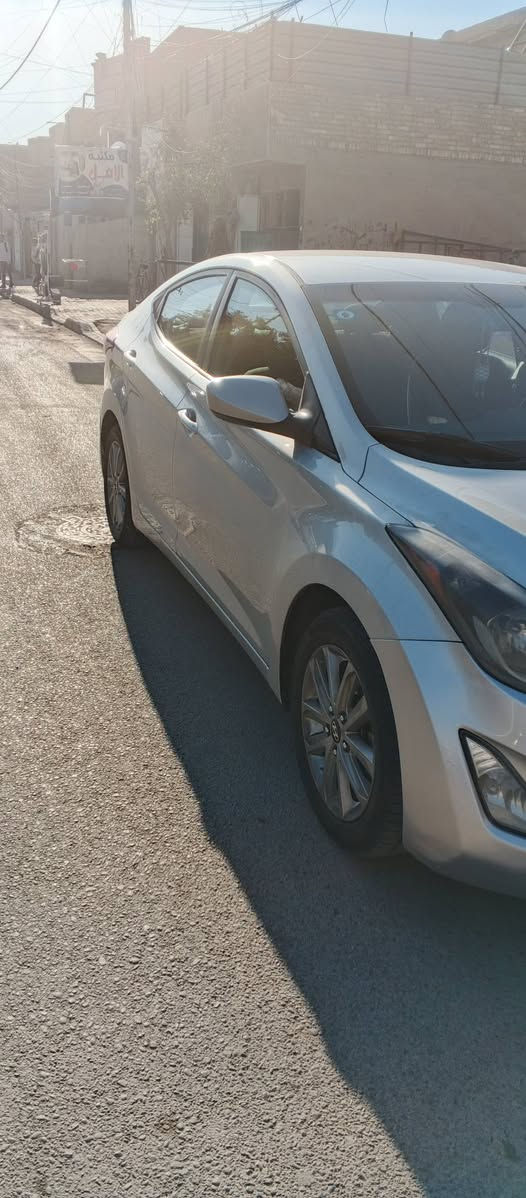 السلام عليكم
النترا 2016 
للبيع او امراوس باحدث 
وارد امريكي محرك 1800 حادثها جاملغ الامامي
مصبوغة حزام للجمالية بسبب الجراد  ماشية 136 
كير ومحرك وتبريد مكفولات تخم تاير جديد صدر نظيف السعر 115 وبيها مجال 
الاتصال بالرقم ***********
