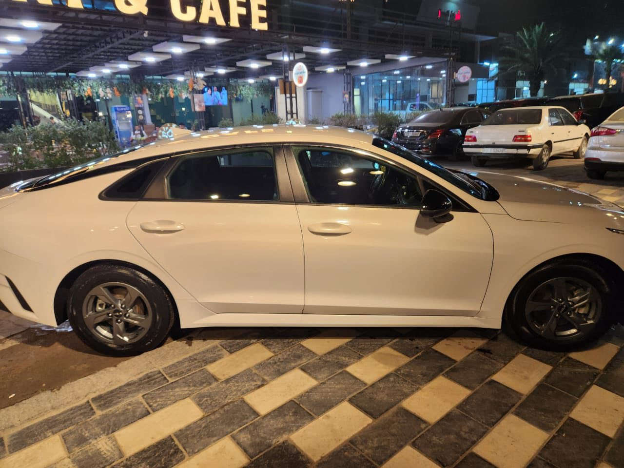 سلام عليكم كي فايف موديل ٢٠٢٢ ماشيه 80k حادثهه كما  موضح بل صوره سياره جاهزه من كلشي نضيفه انضف من الصوره معوقين بعدلهه سنتين اصير حره السعر 143$  للاستفسار اكثر ***********
