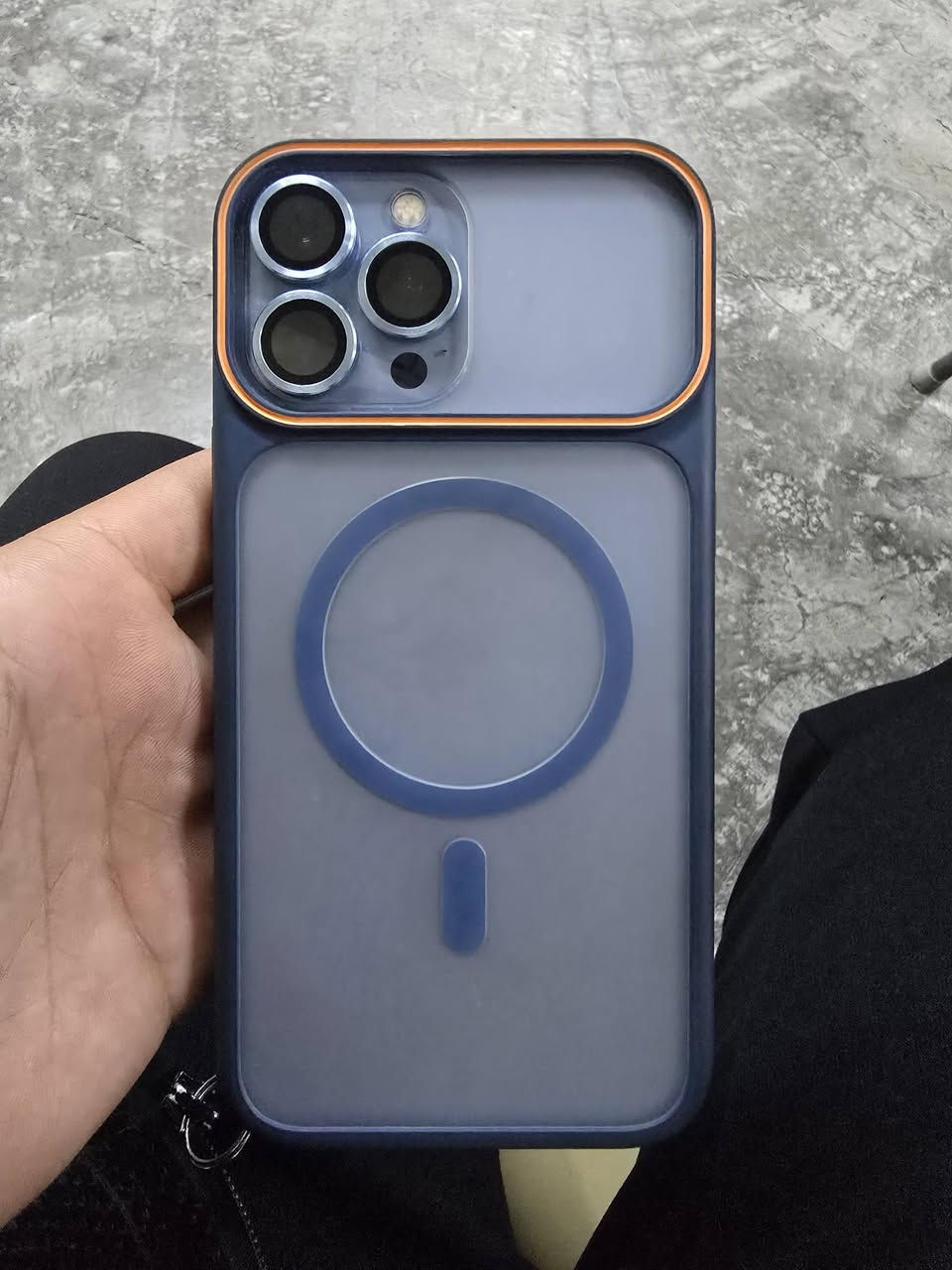 السلام عليكم للبيع ايفون 13Pro MAX امريكي مكفول كفاله عامه من الصيانة والخدوش  ذاكرته 256 واسط العزيزية السعر 800 وبي مجال للطيبين للاتصال والاستفسار/ ***********
