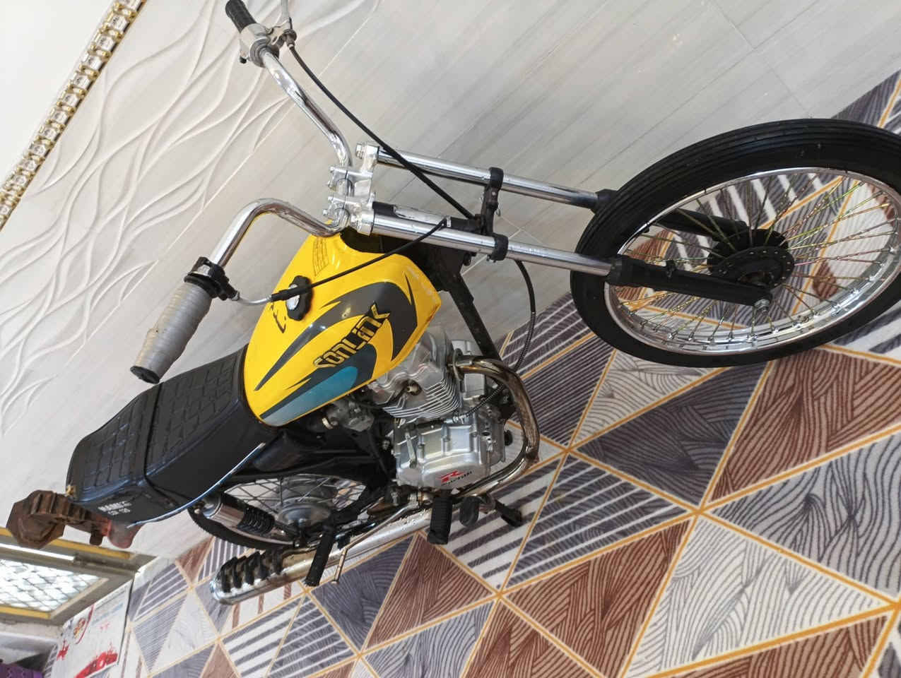 سلام عليكم للبيع  رابيدو اوراق اصولي كفالة عامه السعر 625 وبيه مجال مكانه حله شارع 30  ***********
