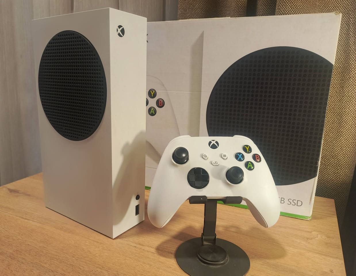 للبيع Xbox Series S إصدار باندا
- الجهاز نظيف جدا، استخدام شخصي

- لم يُفتح أبدا ولم يصلح، وحالته ممتازة.

- يعمل بكفاءة 100% ولا توجد أي مشاكل

- مع الكارتونة الأصلية وجميع الملحقات الأصلية (اليد، سلك الكهرباء، سلك HDMI).

- تم الحفاظ عليه بشكل ممتاز إصداره 22

السعر: 400 الف دينار 
مكاني بغداد_حي الاعلام
ماعندي توصيل 
للتواصل على الخاص


**إذا كنت صاحب هذا الإعلان وتريد حذفه لأي سبب، رجاءا أرسل رسالة إلى الدعم الفني**