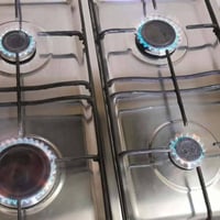 طباخ • ٤ عيون • نظيف