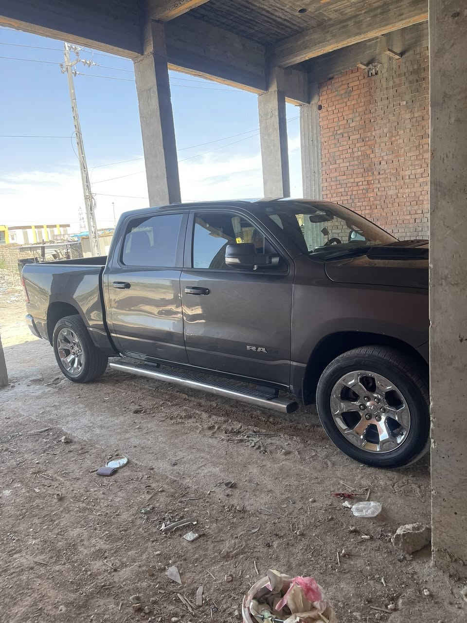 رام  فئت باك هورن ٢٢ 
٨ سلندر هيمي ٥٧٠٠
حدثهة بجم  ما متذي لا لغود ولا شواصي
٢٨٠ او بيهة مجال 
***********
