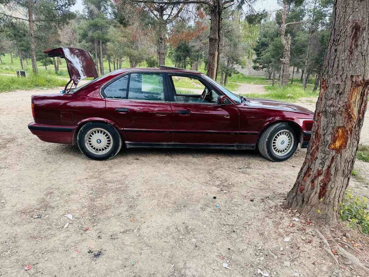 Bmw
e34
1992
520
بۆیاخی شوشەی
دەعم و لێدراوی نیە
گێڕ عادی
سەیارە ئاڕم پلاستیک بەشەرتی ئارم 
ئەوەلیات و موو س و بڕاوە
سەیارەکە لە ڕووبەروو جوانتر نە بوو مەسرەفی ڕێگەت عایدی من
سەیارە کە هی ماڵی خۆمە هی مەعڕەز نیە
مواسەفات 
چوار جام کارەبا
ئاوێنە کارەبا
تەبرید
سلایت بەشەرت
ناو زەرد
چوار تایە ی لۆکی لەسەرە
کلا ج و عەینەی تازەیە
پاتری تازەیە
تەقەو ڕەقەی بەشەرت
هەتا سیمی بەنزینیشی گۆڕاوە
گێڕو مەکینە ی بێ عەیبە
هەموو شتێک نووسراوە جوان بیخوێنەوە. ئینجا تەلە فۆ ن بکە

ناونیشان سلێمانی تاسلوجە
موشتەری. نی تەلە فۆن مەکە
وەتس ئەپیشی لەسەرە
***********
