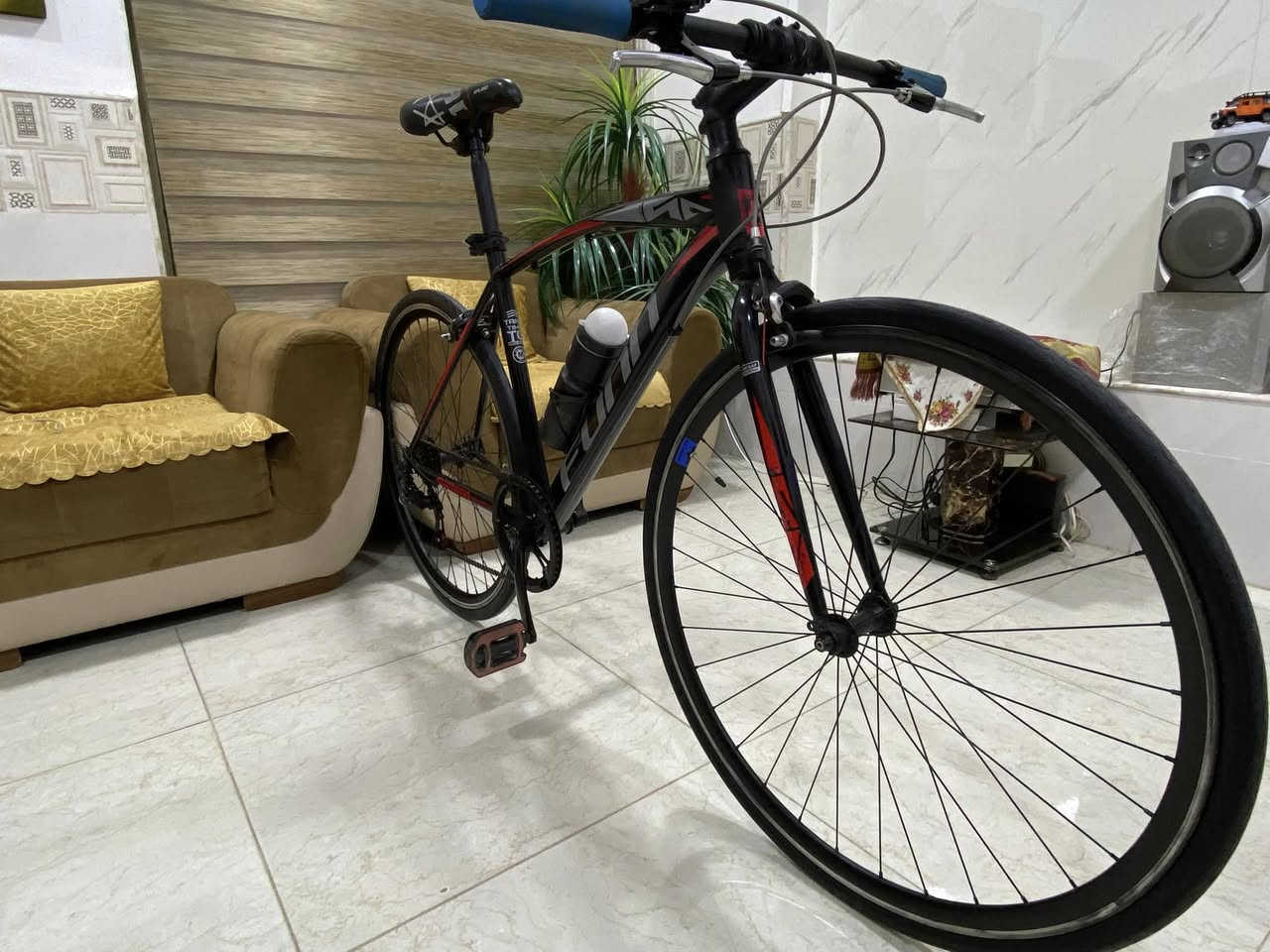 دراجة هوائية شريكة FUNN  اليابانيه🇯🇵
 قياس82c700

المعدن ألمنيوم 

قياس الفريم 45cm

السستم شيمانو Deore 

مكينة1/6

عقرب شيمانو Deore  

السعر 150ألف دينار  

عنوان بغداد حي العامل شارع ٣٠🚴🏻

📞***********
