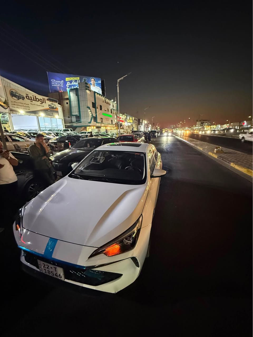 MG روي موديل ٢٠٢٤ ماشيه ١٨ كم فول مواصفات فتحه بصمتين شاشه ديجيتال كبيره كاميرا حساس خلفي سنويه ورقم جديد ٢٠٣١ تنتهي. السياره كفاله عدا طخه صغيره كلش ع كد شبر. .. السعر ٩٩ ورقه رقم موبايل *********** البصرة, العراق
