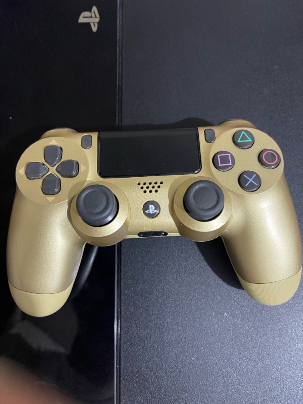 السلام عليكم بلي 4 فات مستعمل بس جهاز جديد نضيف نضافه(99) بلميه اصلي نسخه سعوديه اصلي وما مفتوح ولا مصلح ولا شايف تصليح ملحقات كامله واير (HDM )اصلي من سوني جوستك اصليه وليس تجاريه مكفول من تصليح ولفتح واي خلل تاخذه بلاش ويا قرص درايفر كامل ملحقات تجي تشوفه تشغله وشسوي بيه سوي حسب قناعتك مكاني البصره الزبير. السعر.  [250 ] الف وبيه مجال لمو شراي لا يراسل ولا يتصل رقم تلفون *********** بيه وتساب وخط.  تحياتي الكم. 