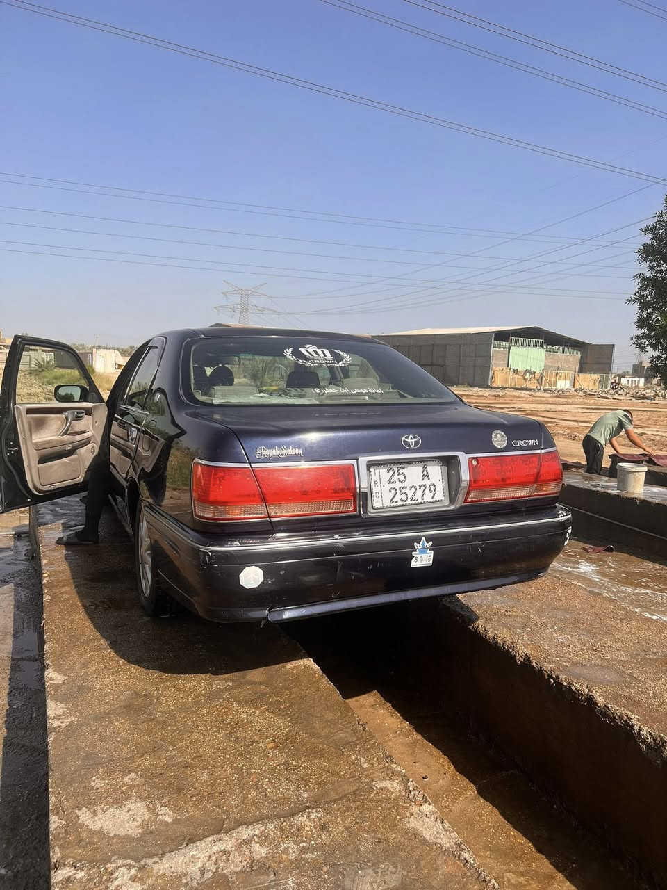 ملكه للبيع وامرواس موديل ٢٠٠٢ رقم دولي مواصفات سياره ٣دكم إسترين كهربائي تحكم مثبت سرعه شاصي ٧٥ وديفور جبير كامره دواره تخم تاير محرك قبل اربع اشهره من شاده السعر ١٣٥$ اتصال ***********
