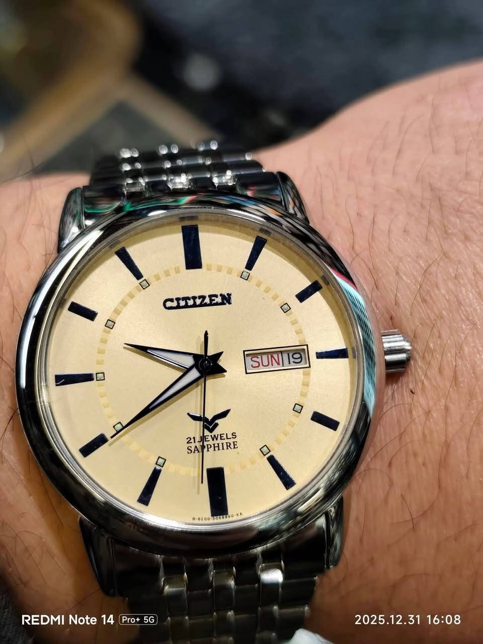 ساعة(ستیزن) اوتوماتیك
نافذة للعرض التاريخ
نسبة النظافة جدید مامستعمل
قطر 40ملم 
السعر175دولار 
مکان/السلیمانیە
یوجد توصیل


**إذا كنت صاحب هذا الإعلان وتريد حذفه لأي سبب، رجاءا أرسل رسالة إلى الدعم الفني**