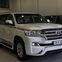 لاندكروز GXR • ٢٠١٧ • بدون صبوغ