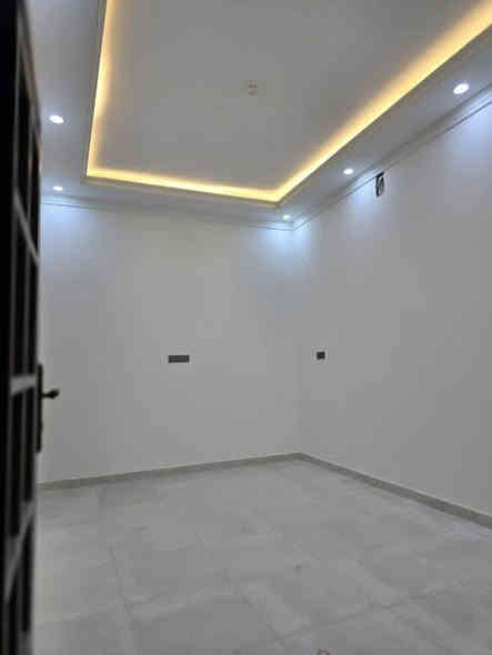 دار في حي الغدير مساحة ١٠٠ متر شارع ٢٠ متر ومقابل ساحة شار ع٢٠ الثاني سعر مناسب  للاستفسار ***********
0770 077 5351
