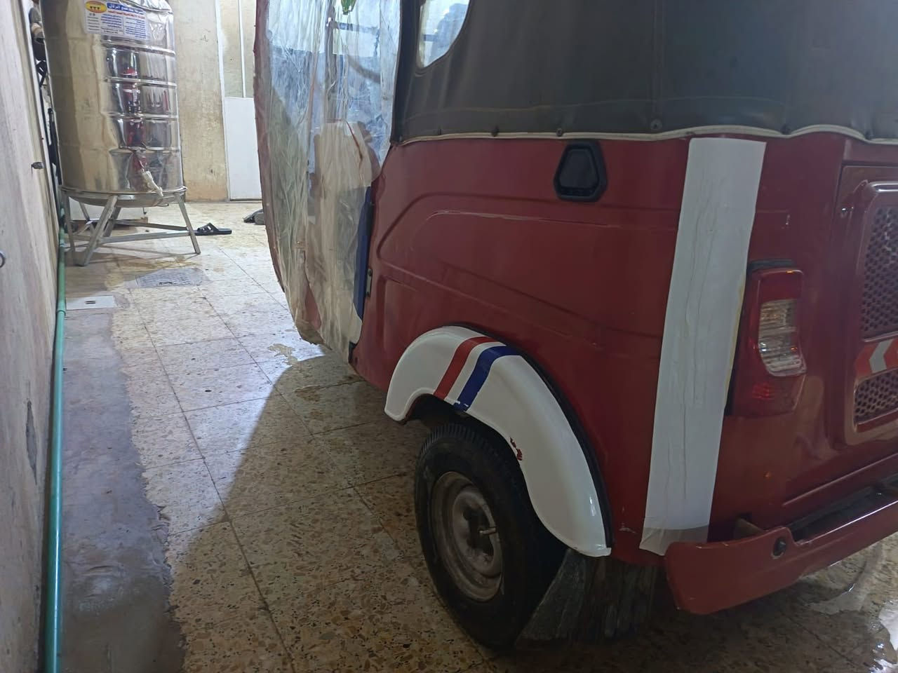 سلام عليكم تكتك للبيع موديل 21 تكتك نضيفه جدا وبحاله جيده مناقصهه اي شي كبل نزلهه للشارع سعرهه 7500وبيهه مجال بسيط حق الجيه رقم انكليزي سنويه انكليزي مكان التكتك ديالى خالص للاستفسار ***********
