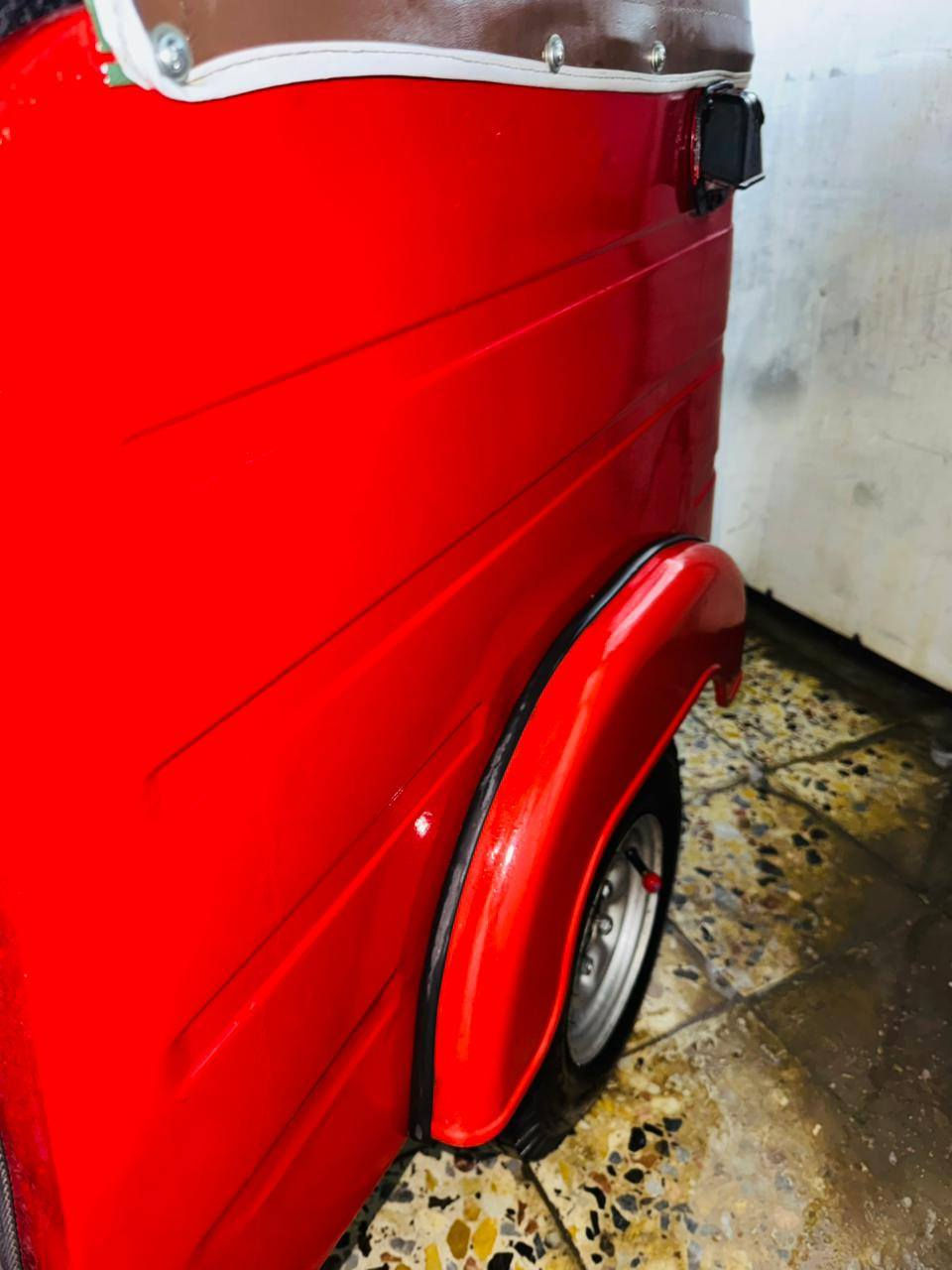 السلام عليكم 
تكتك موديل 2018
تكتك خير من الله تعمير كله جديد ترايك وين ما يعجبك
دبلات تايرات جادر كهربائيات كله جديد 
بيه شبر بارد ب لغد اليسرى الباقي كله جديد خير من الله 
عنواني بغداد حي الجهاد 
الرقم:***********
