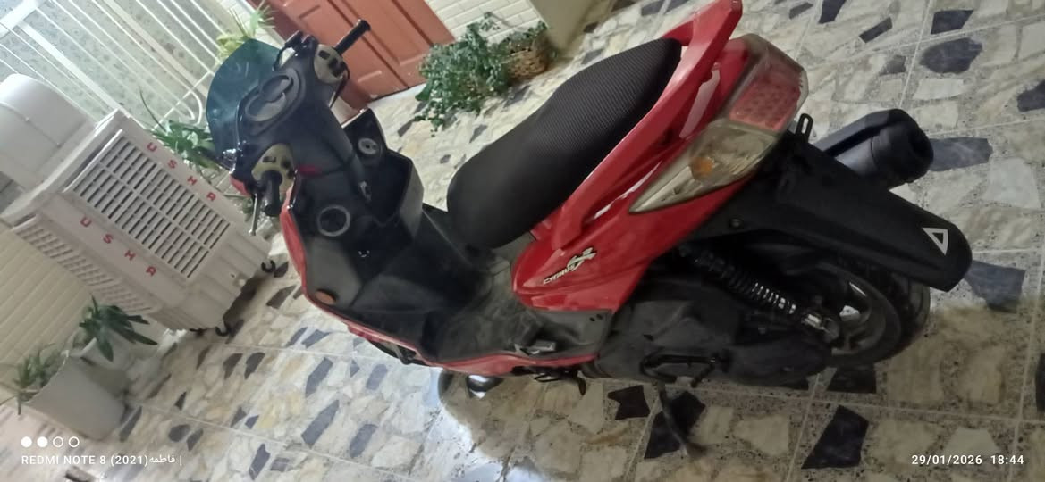 سلام عليكم دراجه سكنس فحل طلاعات نوزل خطين دراجه جديد بمعنه الكلمه كا مله مكمله هذا رقمي ***********
