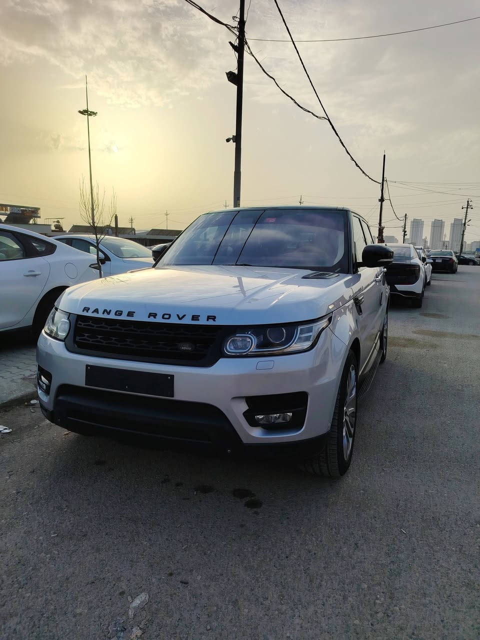 بسم الله_Range rover 2015
رانج رؤفر سبورت  دايناميك.. ( ادوات ) 👉
V8  سوبر جارج 💪
٩٦ الف كيلو ماشي
كير محرك مامفتوح خير من الله
داخل بيجي...  دخول جديد
فوووول مواصفات👉
مكفولة كفاله عام
مكان سليماني *********** واتس اب
سعر  ( 182) $ بيه مجال
بدون سبخ و تعديل
