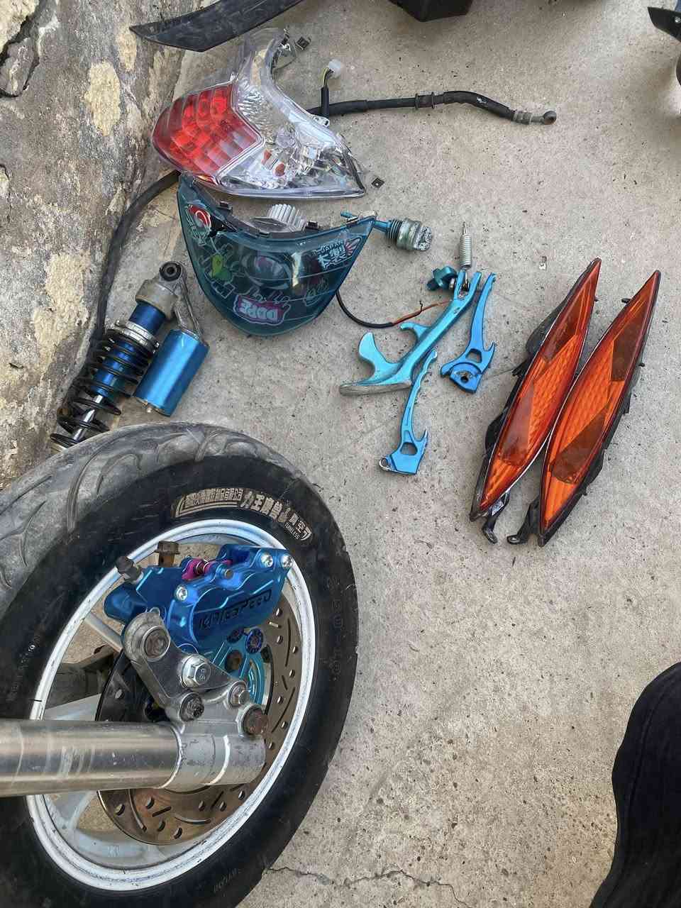 شتريد موجود 
غراض اصلية فول نضافة
***********
