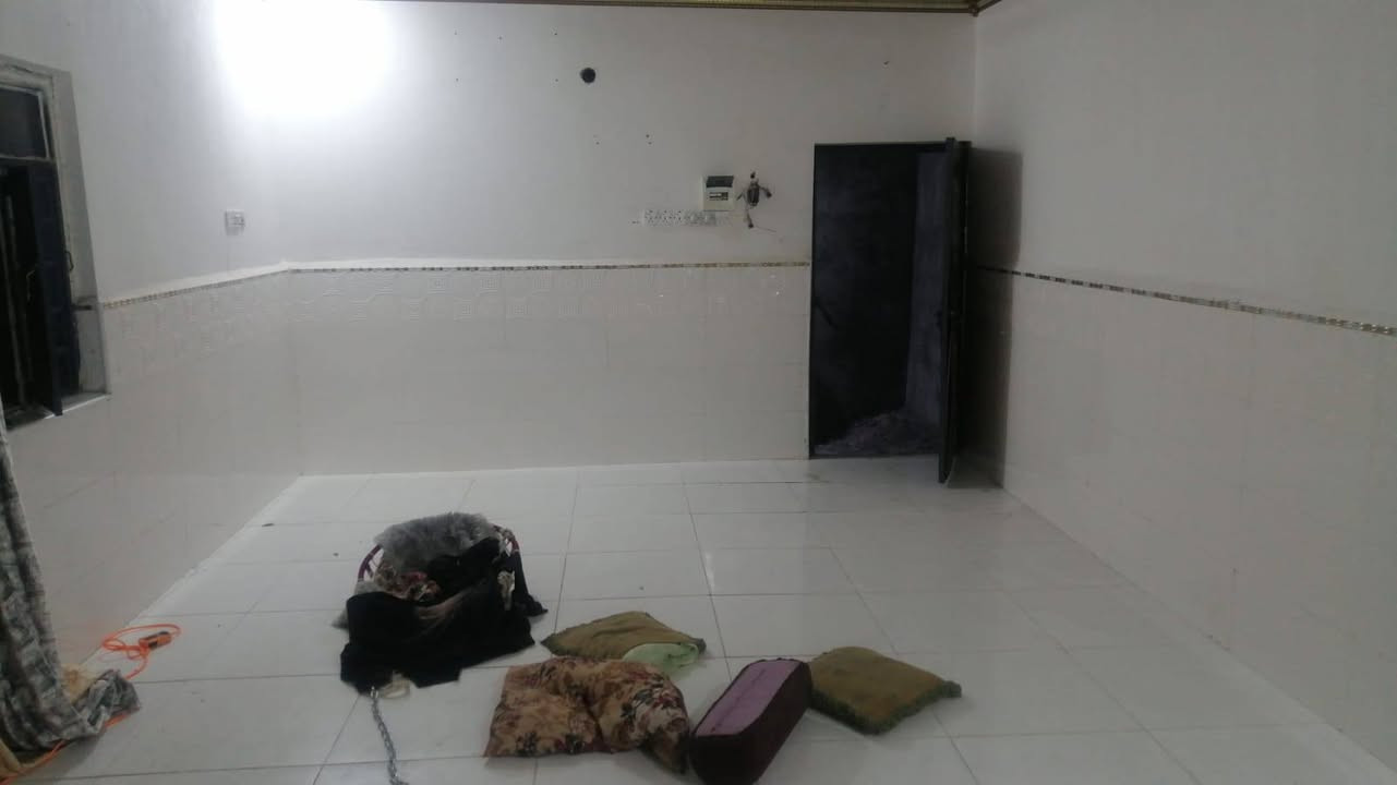 بيت في ابو الخصيب طريق الوسطي على شارع تبليط موقع جدا حلو وراقي بيت بناء جديد سكف سندويج مساحه 90 متر طابو زراعي باسم عراقي يرادله ترتيبات بسيطه صبغ وارضيه سعر 27 مليون للاستفسار ***********
