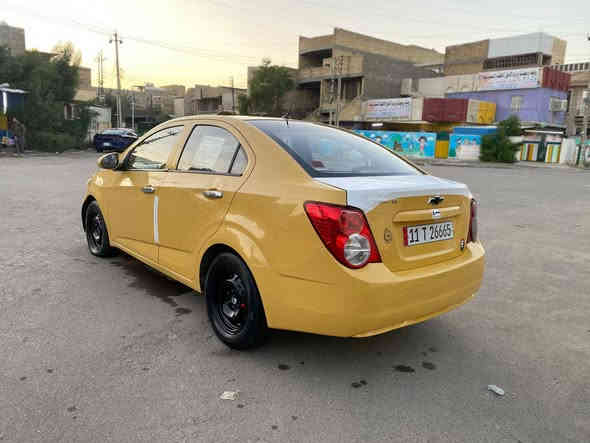 السلام عليكم
للبيع شوفرليت سونك 
موديل2012 وارد خليجي
مكينه1600 انسه الصرف
كير 5 نمر ميكانيكي
السياره عله وضع الشركه حتى المسجل بلادي 
صدر خير من الله
السياره كامله دوشمه ارضيه وكشنات
كهربائيات كله شغاله 
كلوب سيرفس ممشتغل بل سياره بيه طخه خفيفه بل جاملغ لمامي ومصلح نفسه بدون دواخل مكان السياره بغداد سعر 65 وبيه مجال قليل
وهذه رقمي***********
