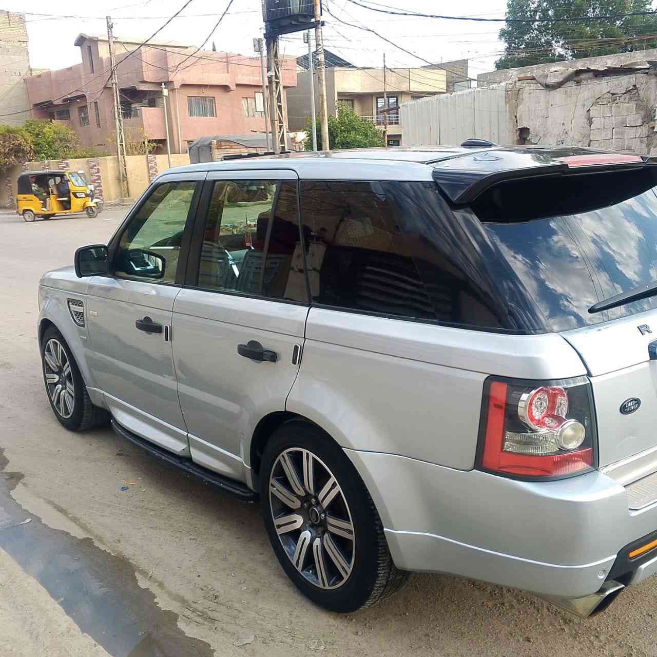 رانج مديل /2009/مكينه وكير مكفولات تخم تاير جديد ويل كب جدد لا فطر ولا الحيم سيارة فول مواصفات واحد على واحد مكينه 8 سلندر/.  رقم اربيل تريد وكالة تريد تحويل بقت يم المشتري عليه غرامات تنزل من سعر بيع او مراوس حسب القناعة والله يرزق الجميع السعر 135 عنواني بغداد الدورة حي الصحه *********** شعندك مراوس واتساب مفتوح
