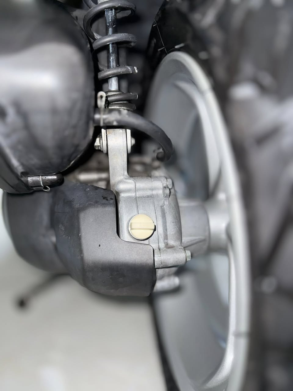 ياماها ان ماكس
الدراجه بحاله الوكاله ماشي14الف
مكفوله كفاله عامه شرط بانزين محسن ودهن ليكي مولي اذا لكيت برغي مفتوح تاخذه بلاش منزلها من معرض دبي صارلها25يوم 
سعرها15ورقه قفل قفل بدون عمله
***********
