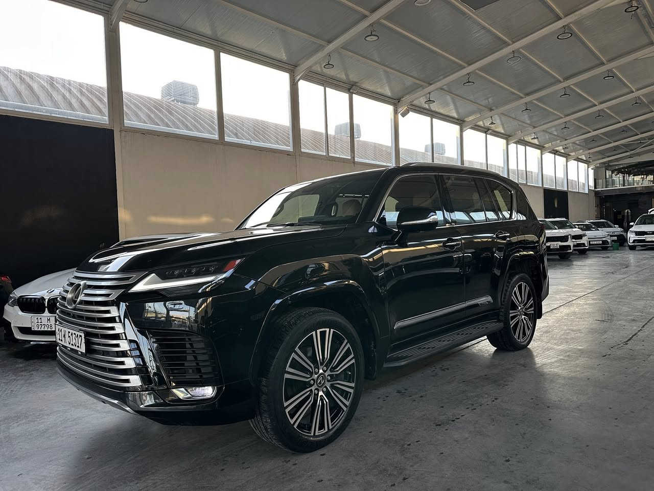 Lexus 2023 platinum 🎌 SAS 
لكزس 2023 🎌 بلاتينيوم ساس 
فول ١/١ 
كفالة عامة 
تغليف كامل المركبة ppf ✅
ضمان وكالة لكزس بغداد ساس ✅
عداد المسافة المقطوعة 38000 K/M 

📍بغداد شركة ابو ظبي چكوك قرب بوابة الكاظمية 

0771 811 1145

0781 844 4044 📞
