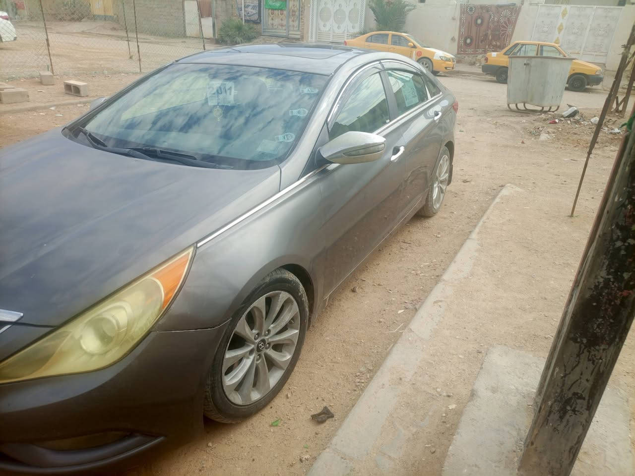سوناتا للبيع موديل 11 سونار موجود بصور سياره جديده كير محرك تخم تايرات مكان السياره العماره ‏‪***********‬‏
