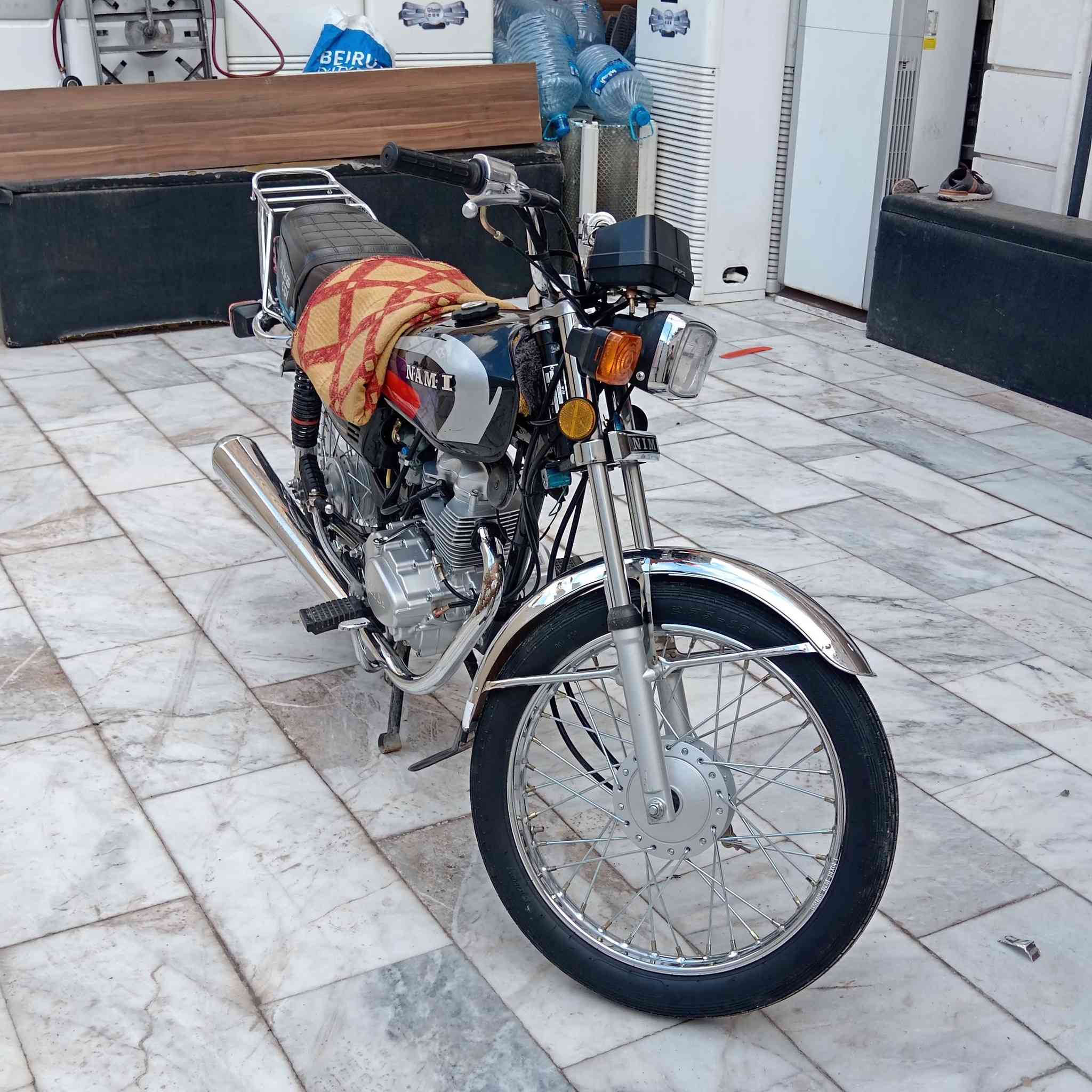 سلام عليكم دراجه اربعه كير سوده موديل 2026 أوراق سكنر 7 ورقات وكيل معرض الكرار دراجه برغي مامفتوحه بيها بس شغله وحده بيها تنكط دهن من الصره لان صغيره وستاند نص يرادلها بس هاذا نقصها سعر 700 وبيها مجال وشراي يدلل مكاني كربلاء حولي مستشفى الكفيل رقمي *********** متواجد واتساب و ع رقم فيس مامتواجد
