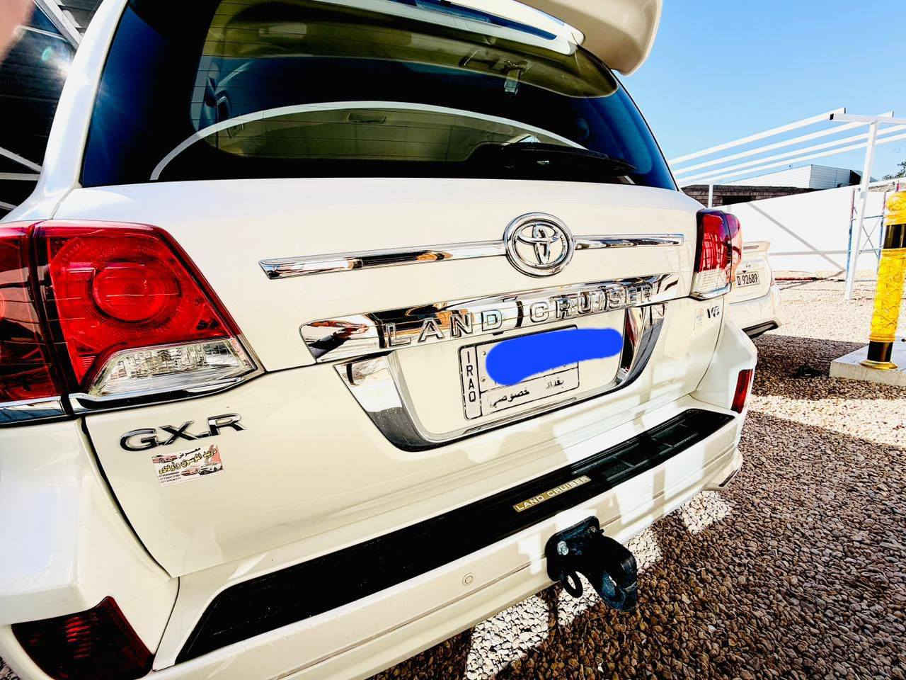 السلام عليكم للبيع لاندكروز GXR ٢٠١٤ اصل بأسمي السياره كفاله من الحادث فطيم حداديه جديده وتخم تاير جديد والسياره احلى من الصور مكان السياره كربلاء حي الاسره  السعر ٣٨٠ وبيها مجال للشراي سعر مناسب مال بيع للإستفسار *********** /***********
